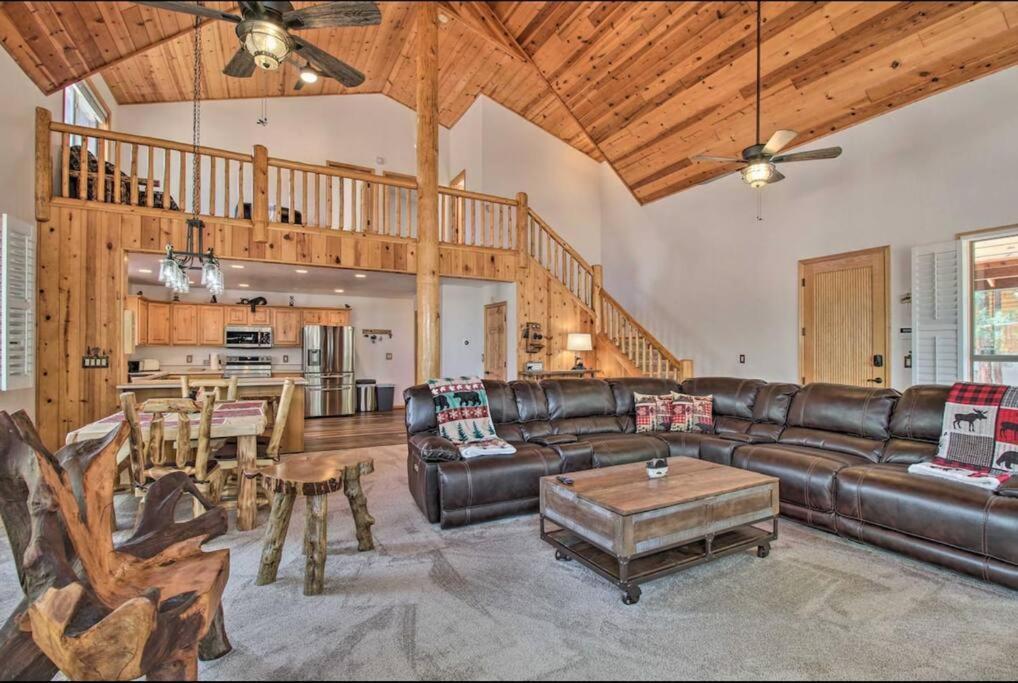 فيلا باينتوب ليكسايدفي Pine Cone Cabin المظهر الخارجي الصورة