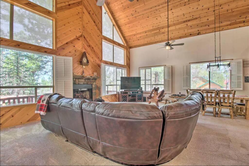 فيلا باينتوب ليكسايدفي Pine Cone Cabin المظهر الخارجي الصورة